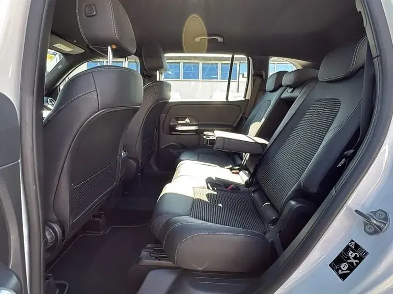 Usata Mercedes GLB180 116 CV (85 kW) 2023 Bianco polare SUV