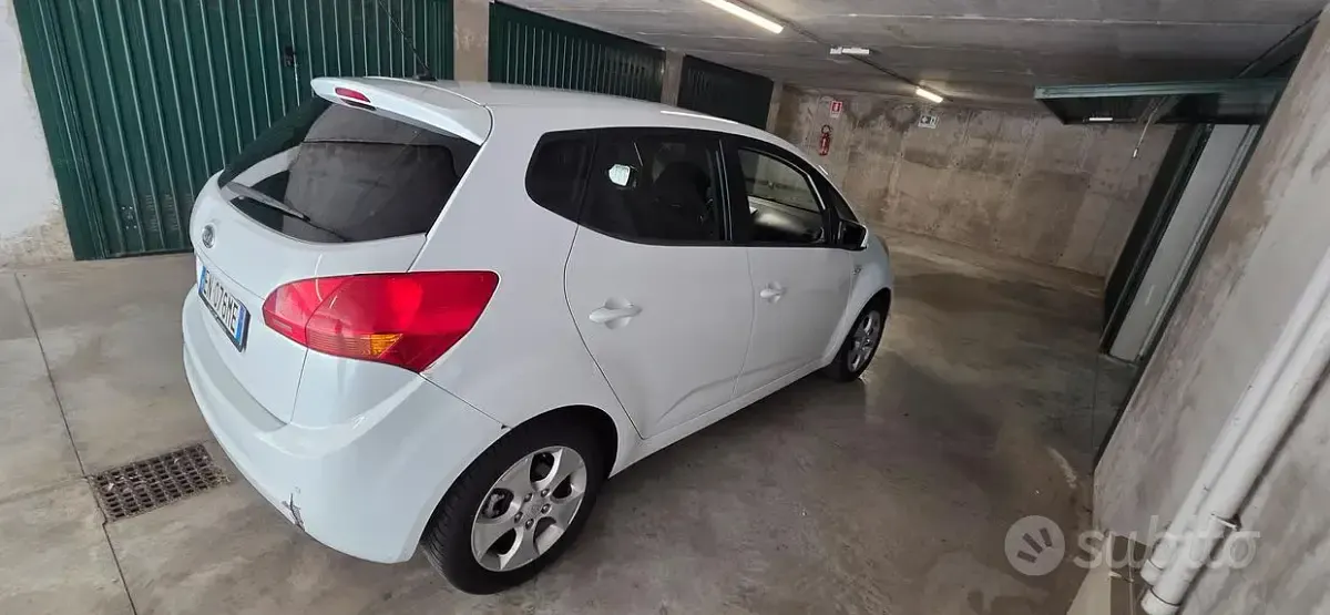 Usata Kia Venga 90 CV (66 kW) 2014 Bianco Utilitaria