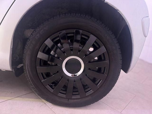 Usata Toyota Aygo Sol 72 CV (52 kW) 2006 Argento Utilitaria