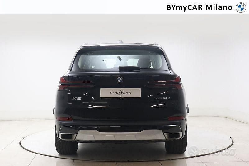 Begagnad BMW X5 Efficient Dynamics 297 HK (218 kW) 2023 Svart SUV