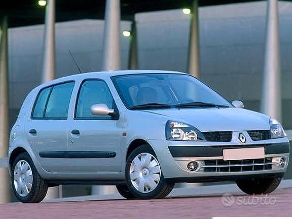 Usata Renault Clio II 2000 Berlina