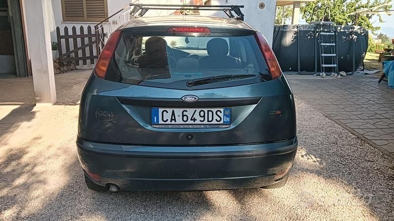 Usata Ford Focus 116 CV (85 kW) 2002 Verde Berlina