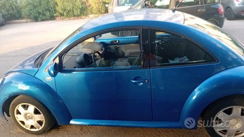 Usata VW Beetle 90 CV (66 kW) 2000 Utilitaria