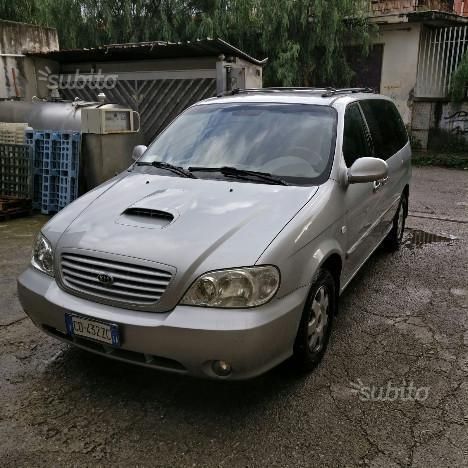 Kia carnival 2002