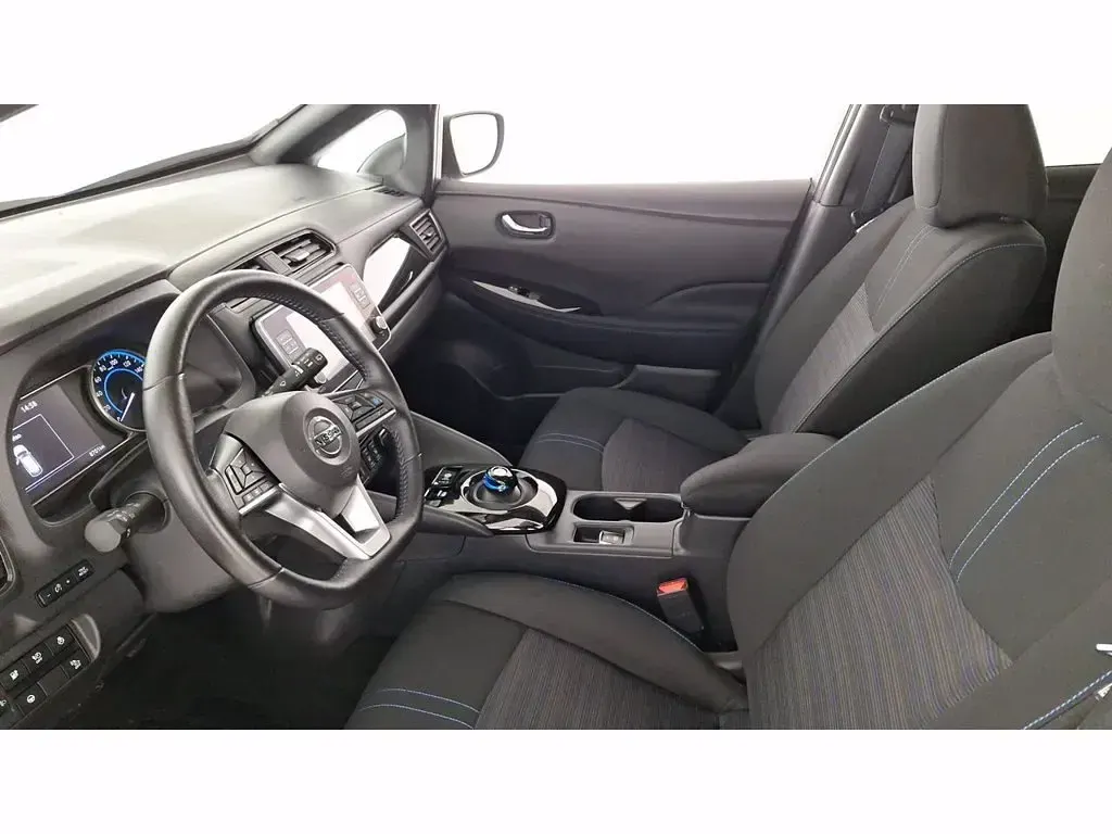 Usata Nissan Leaf N-Connecta 110 kW (150 CV) 2022 Dark metal grey Utilitaria