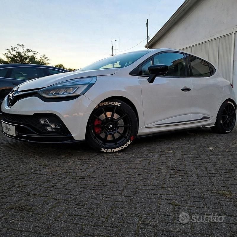 Usata Renault Clio IV Trophy 245 CV (180 kW) 2018 Berlina