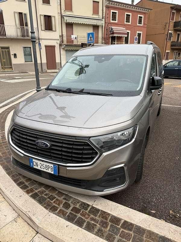 Usata Ford Tourneo Connect 116 CV (85 kW) 2023 Bronzo Monovolume