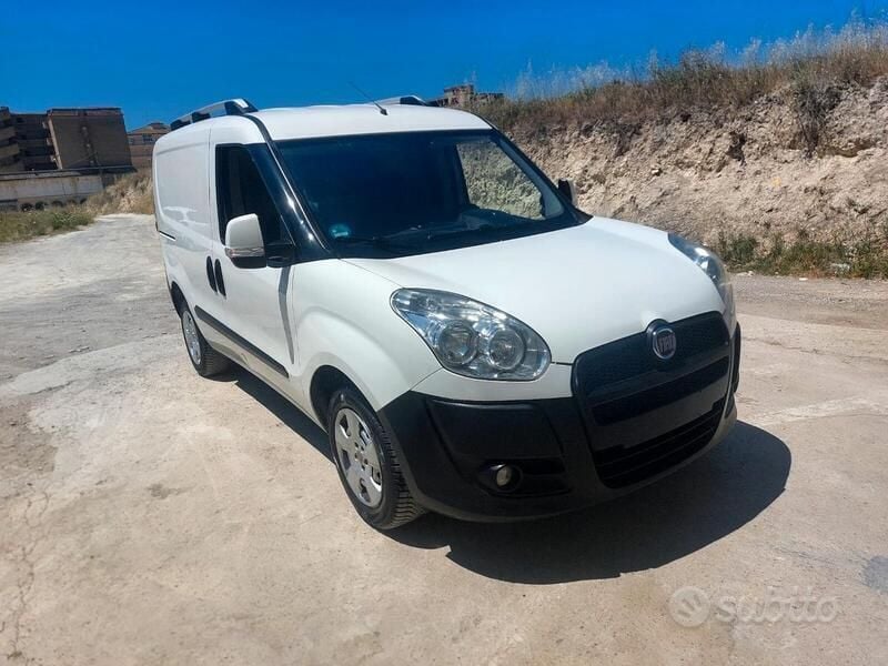 Usata Fiat Doblò Dynamic 105 CV (77 kW) 2013 Bianco Monovolume