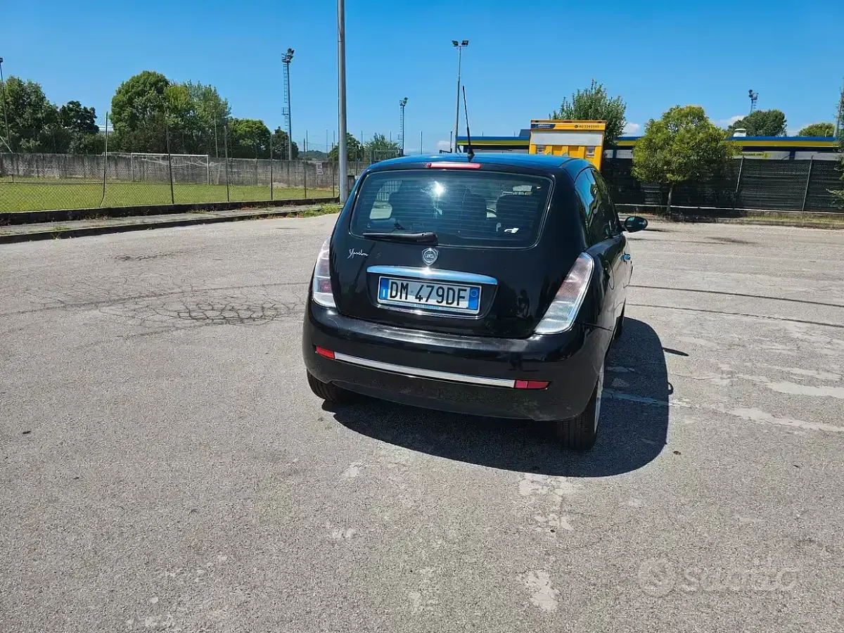 Usata Lancia Ypsilon 60 CV (44 kW) 2008 Nero Utilitaria