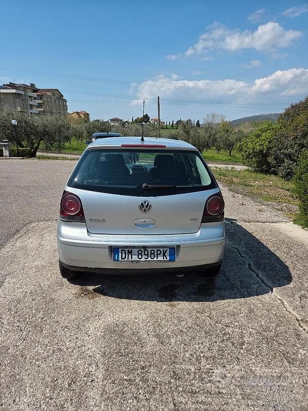 Usata VW Polo 75 CV (55 kW) 2008 Grigio Utilitaria
