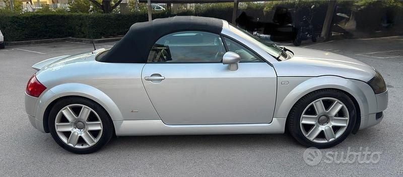 Usata Audi TT Roadster 180 CV (132 kW) 2000 Grigio Cabrio