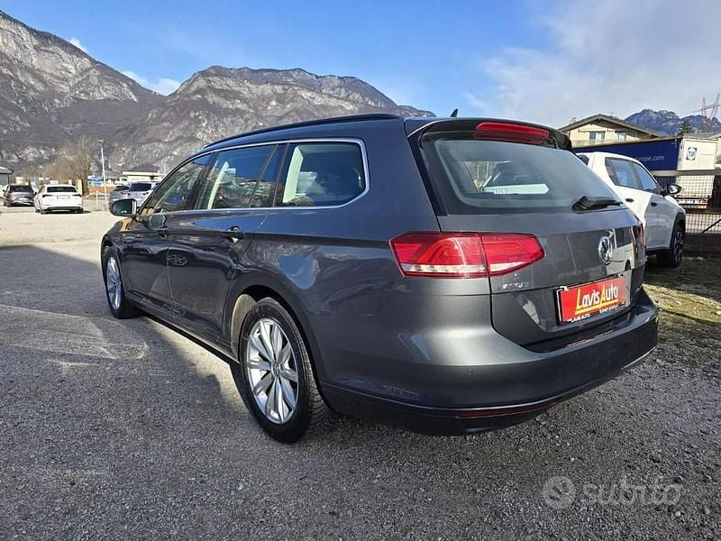 Usata VW Passat Business 149 CV (109 kW) 2017 Grigio Station wagon