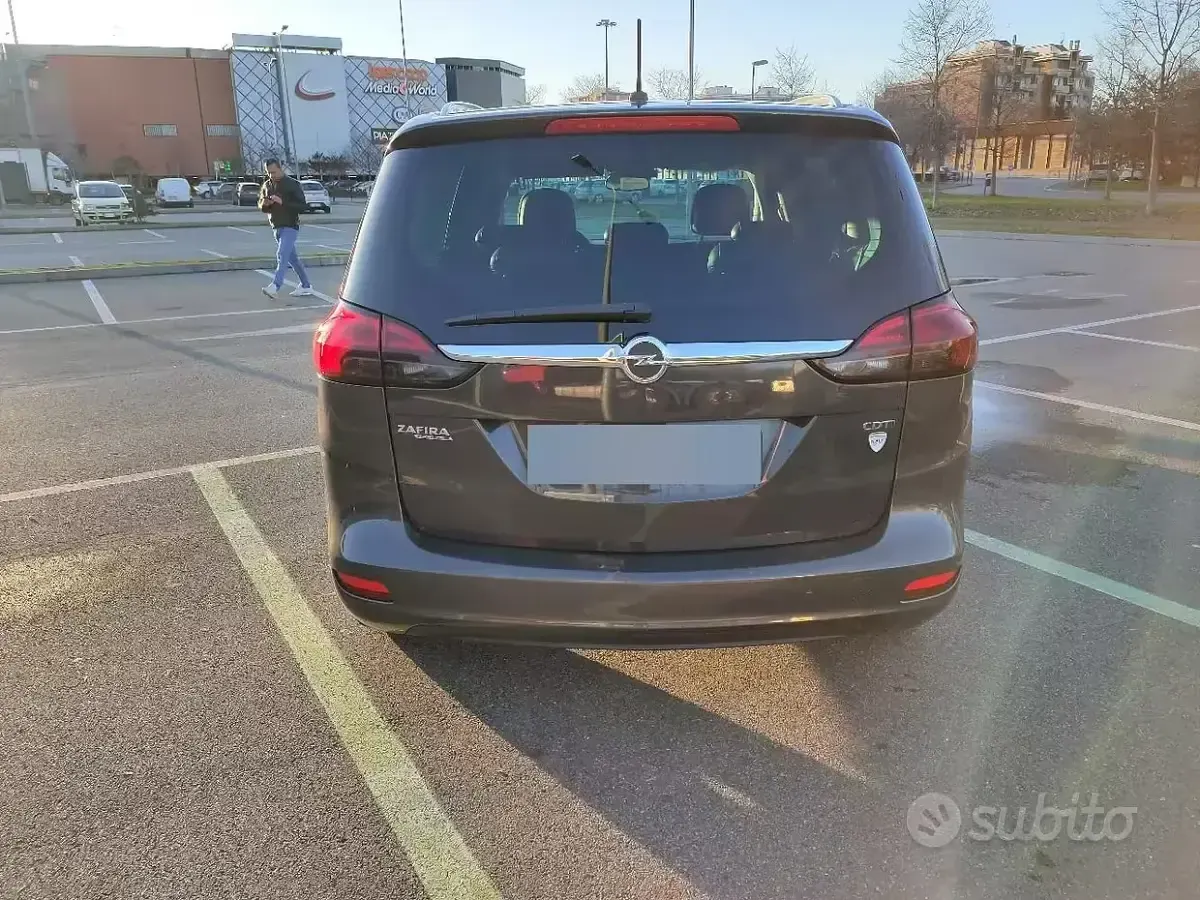 Usata Opel Zafira Tourer Cosmo 110 CV (80 kW) 2014 Marrone Monovolume