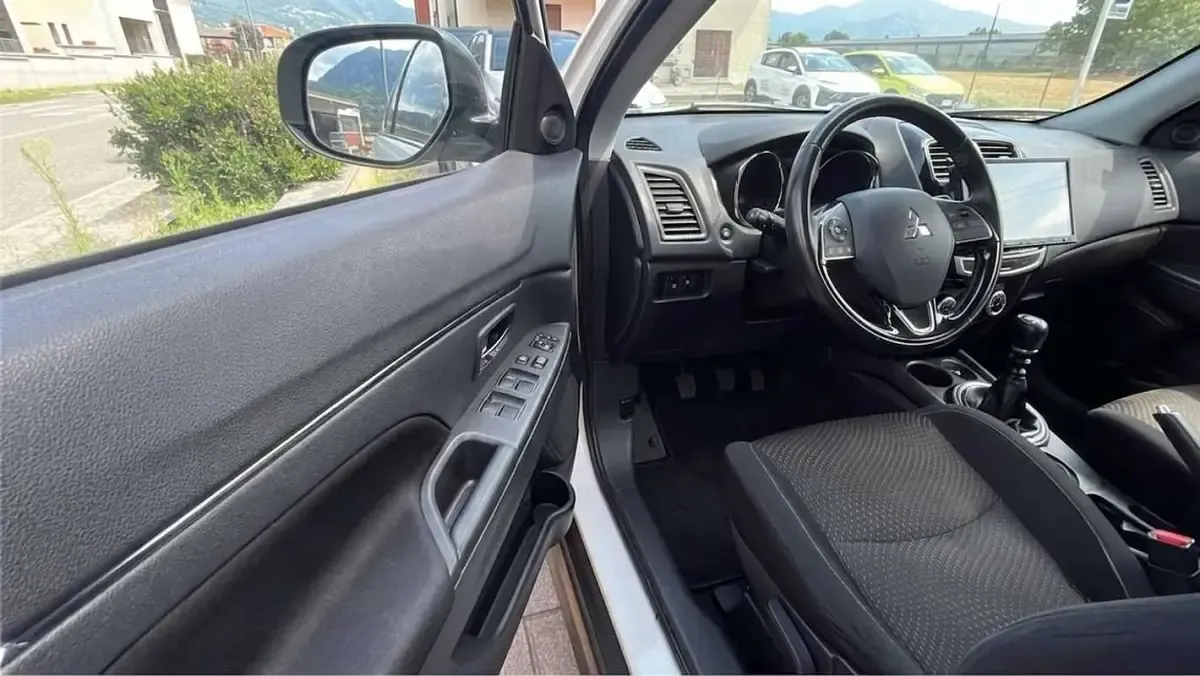 Usata Mitsubishi ASX Intense 118 CV (86 kW) 2015 Bianco SUV