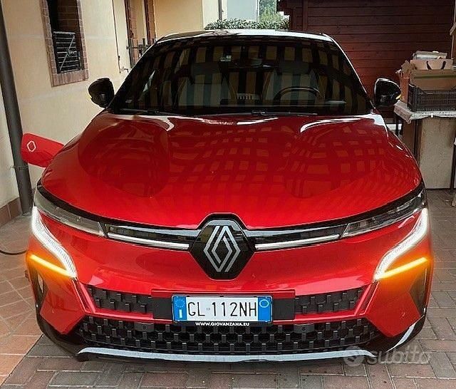 Usata Renault Mégane 95 kW (130 CV) 2023 Rosso Berlina