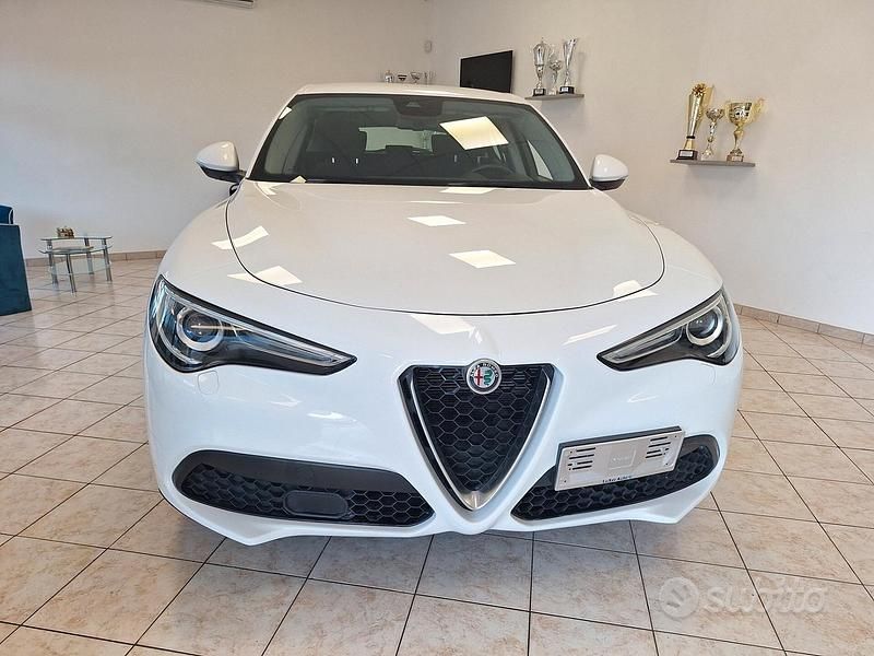 Usata Alfa Romeo Stelvio Business 190 CV (139 kW) 2021 Bianco SUV