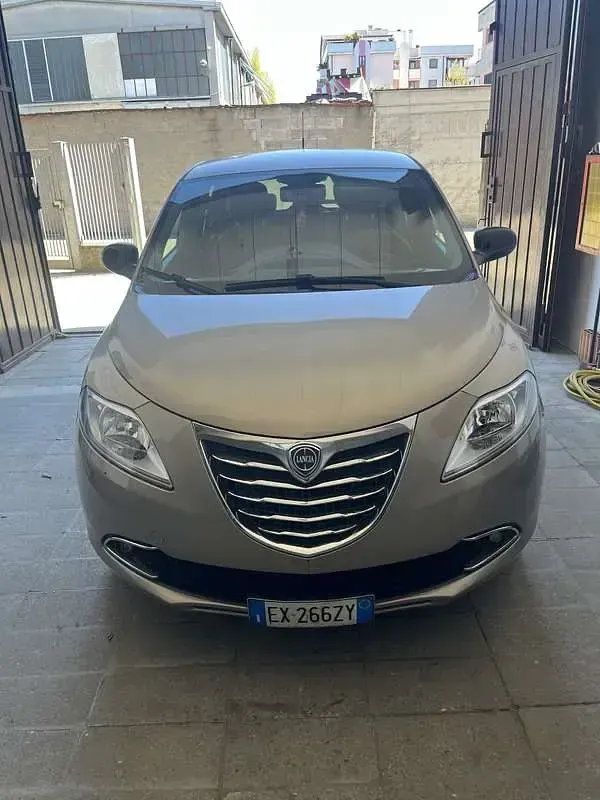 Usata Lancia Ypsilon Silver 69 CV (50 kW) 2014 Utilitaria