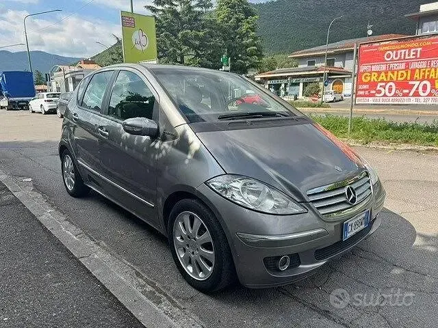 Usata Mercedes A200 Classic 136 CV (100 kW) 2005 Grigio Monovolume