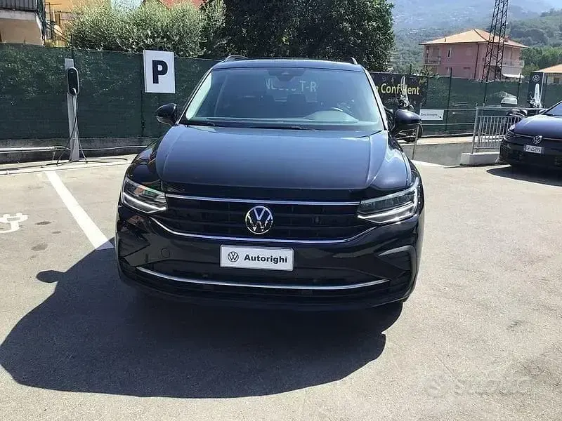 Usata VW Tiguan Life 150 CV (110 kW) 2023 Nero SUV