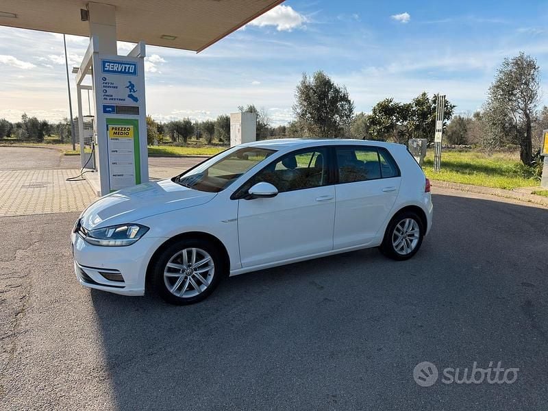 Usata VW Golf VII 110 CV (80 kW) 2018 Berlina