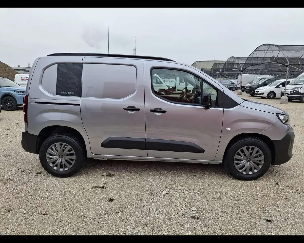 Nuova Peugeot Partner S 131 CV (96 kW) 2026 Grigio Monovolume