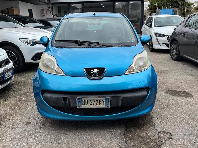 Usata Peugeot 107 68 CV (50 kW) 2007 Blu Utilitaria