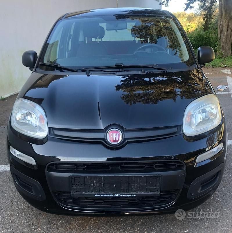 Usata Fiat Panda Lounge 69 CV (50 kW) 2016 Nero Utilitaria