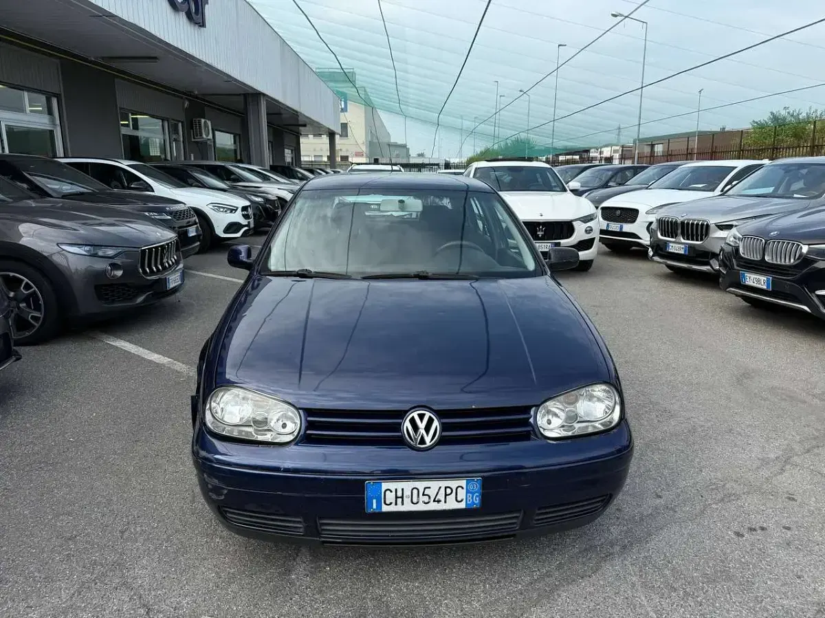 Usata VW Golf IV Comfortline 101 CV (74 kW) 2003 Blu/azzurro Berlina
