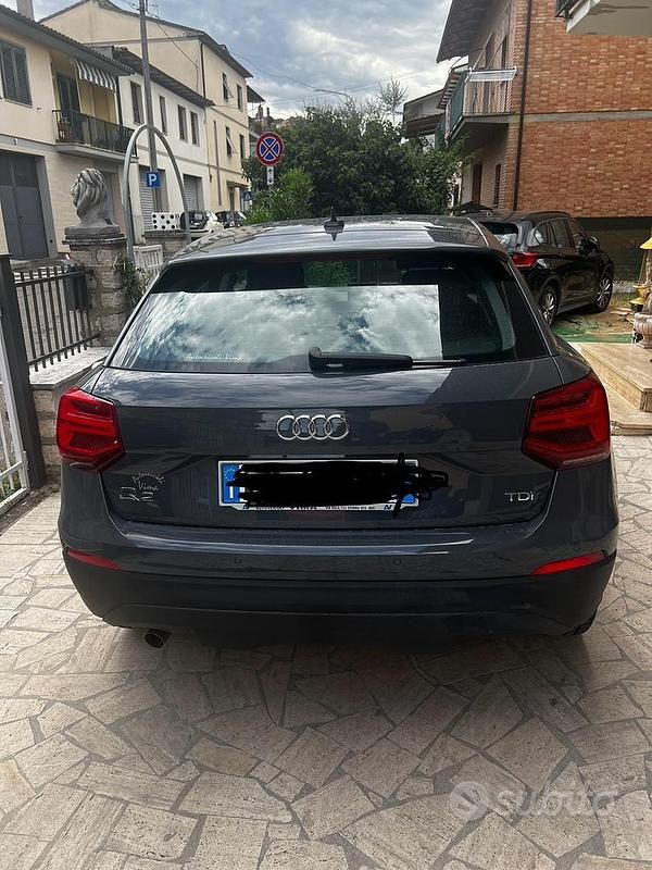 Usata Audi Q2 Business 116 CV (85 kW) 2017 Grigio SUV