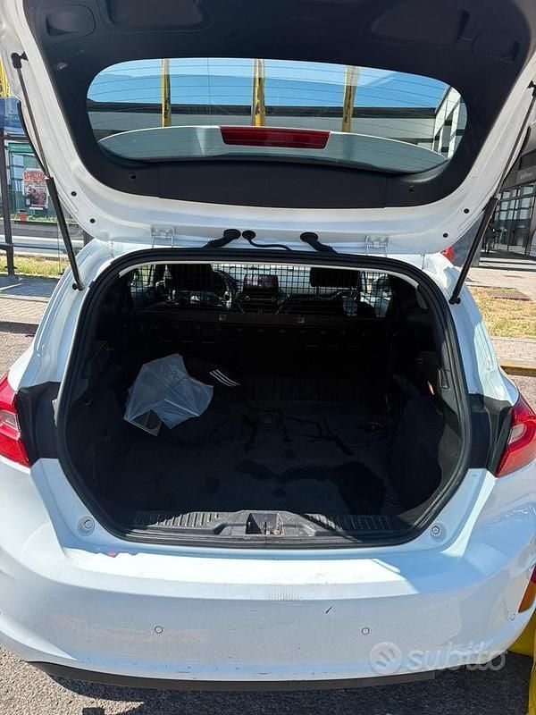 Usata Ford Fiesta 75 CV (55 kW) 2019 Bianco Utilitaria