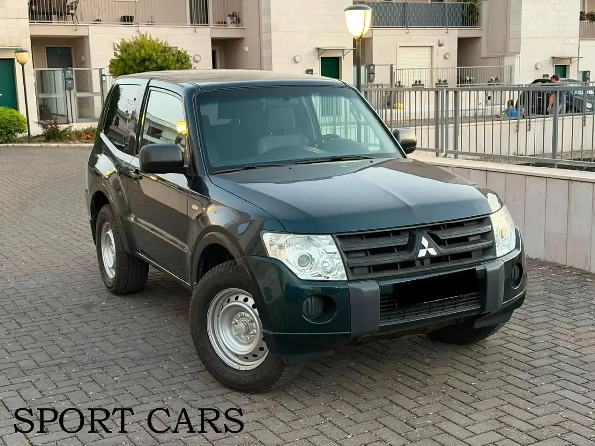 Usata Mitsubishi Pajero 199 CV (146 kW) 2012 Verde SUV