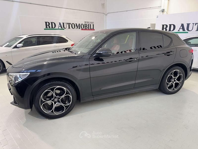 Usata Alfa Romeo Stelvio Sprint 190 CV (139 kW) 2021 Nero vulcano metallizzato SUV