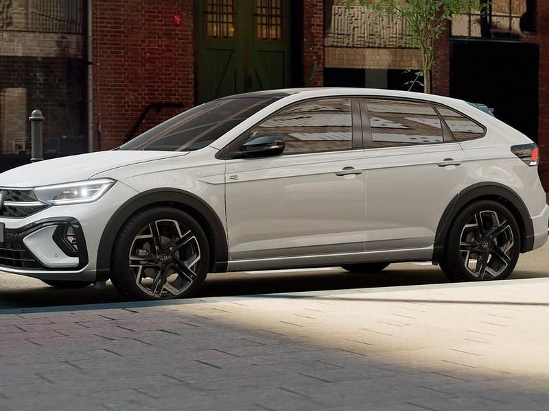 Nuova VW Taigo R-line Plus 116 CV (85 kW) 2025 Pure white nero SUV