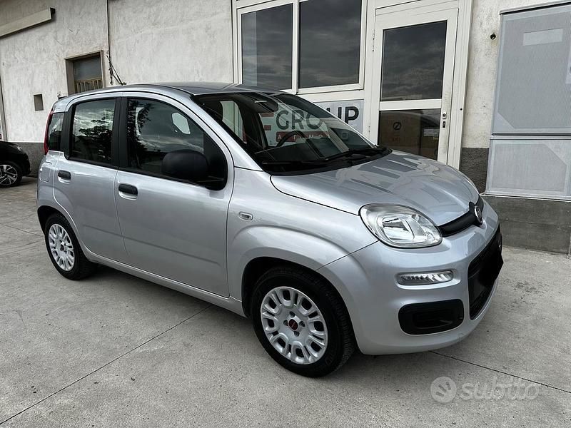 Usata Fiat Panda Lounge 69 CV (50 kW) 2016 Grigio Utilitaria