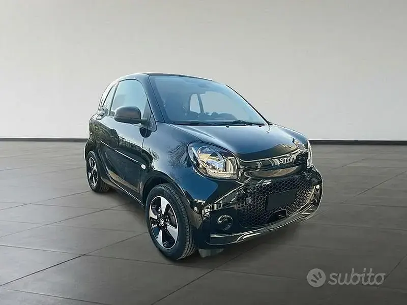 Usata Smart ForTwo Coupé Passion 60 kW (82 CV) 2023 Nero Utilitaria