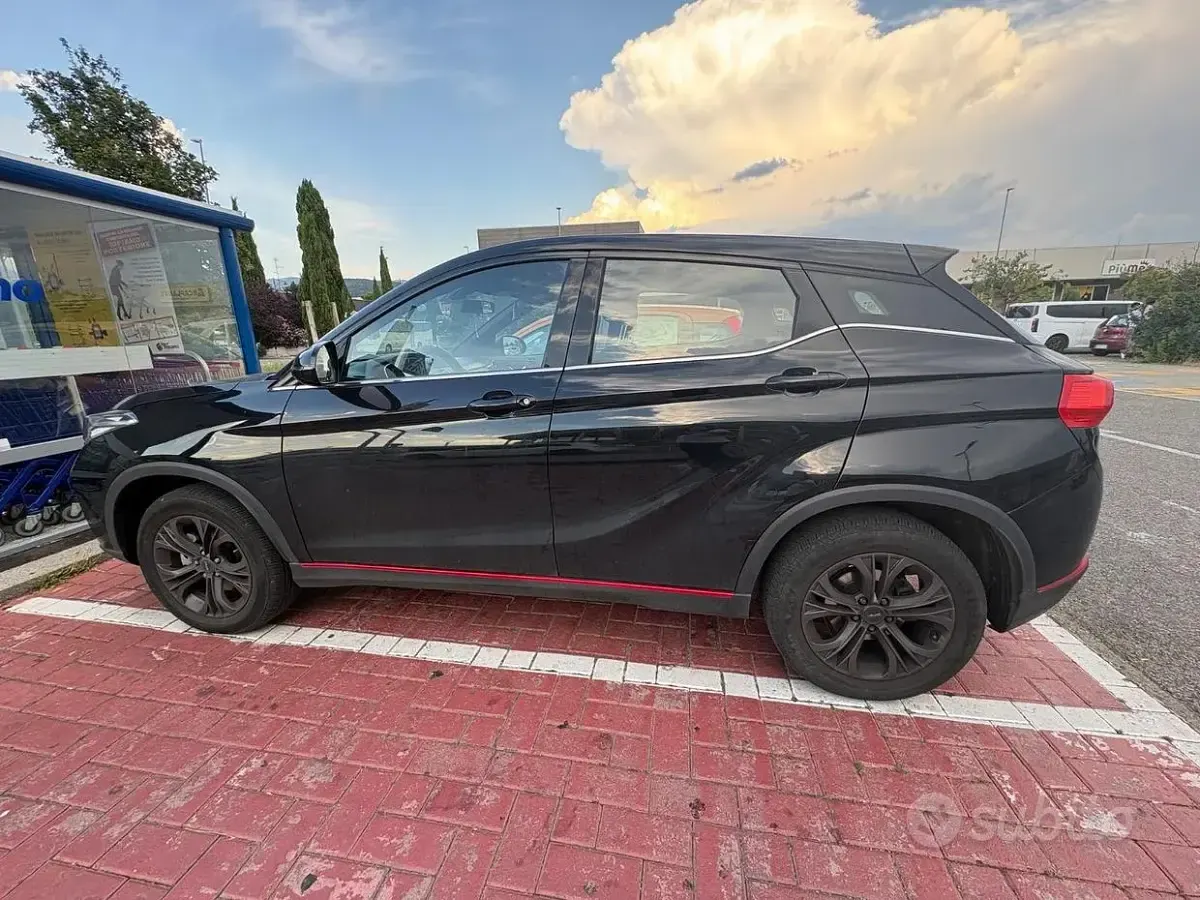 Usata DFSK 500 106 CV (77 kW) 2024 Nero SUV