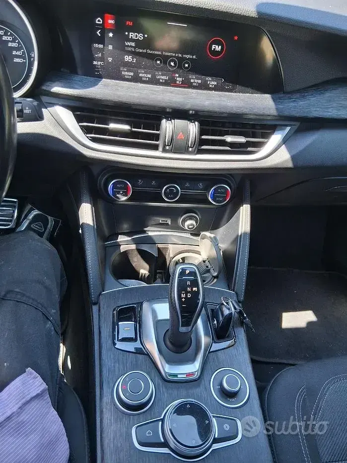 Usata Alfa Romeo Stelvio 160 CV (117 kW) 2022 Grigio SUV