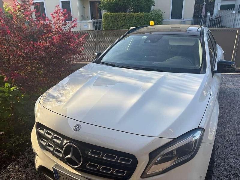 Usata Mercedes GLA200 136 CV (100 kW) 2018 SUV