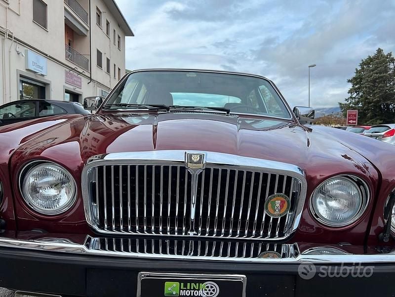 Usata Jaguar XJ6 285 CV (209 kW) 1982 Rosso Berlina