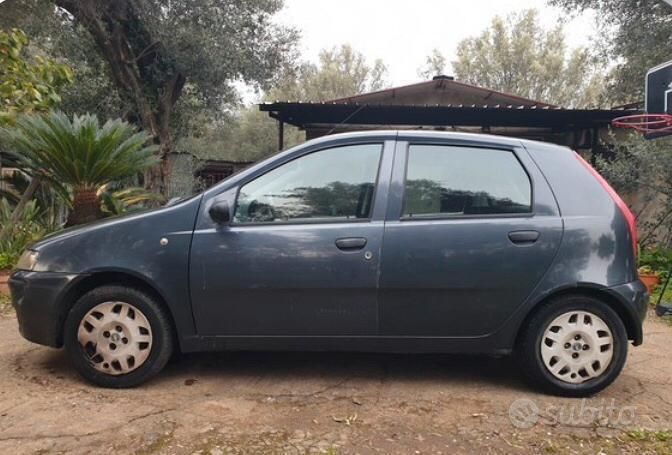 Usata Fiat Punto 80 CV (58 kW) 2003 Grigio Utilitaria
