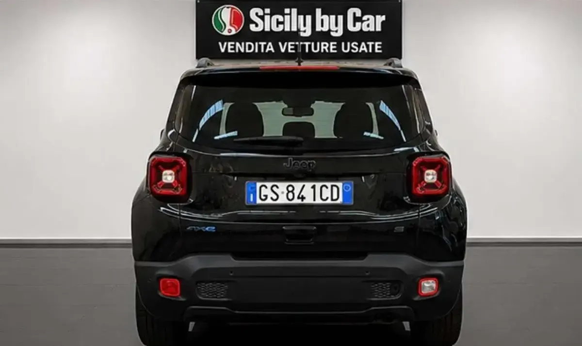 Usata Jeep Renegade 179 CV (131 kW) 2022 Solid black SUV