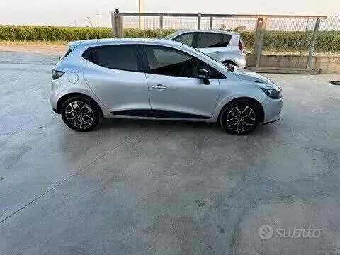Usata Renault Clio IV 90 CV (66 kW) 2014 Grigio Berlina