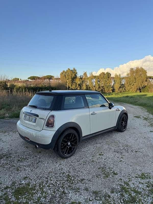 Usata Mini Cooper D 109 CV (80 kW) 2007 Utilitaria