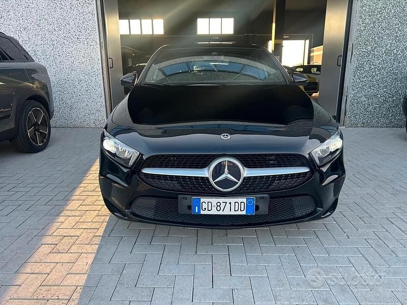 Usata Mercedes A180 116 CV (85 kW) 2021 Nero Berlina