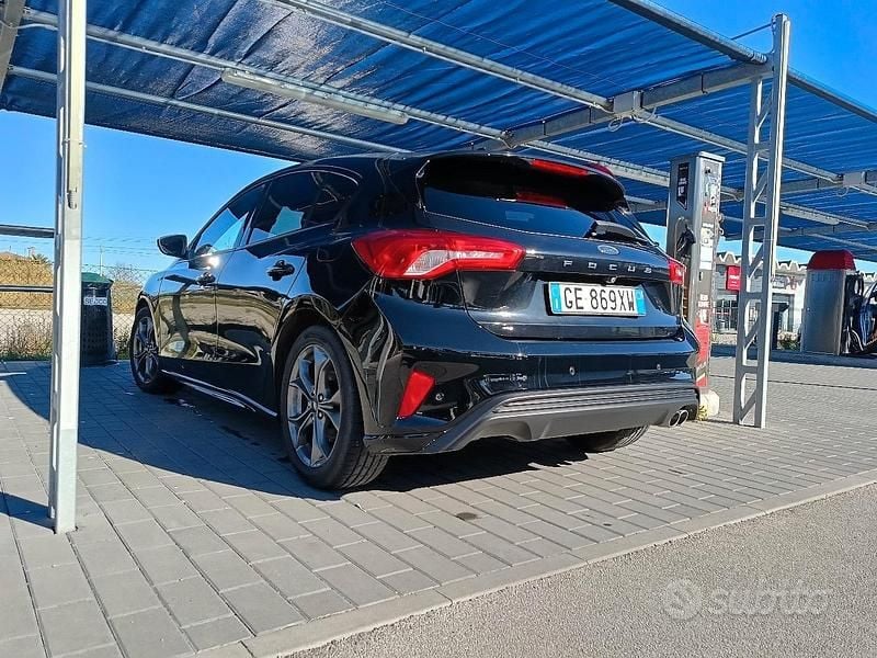 Usata Ford Focus ST-Line 120 CV (88 kW) 2021 Nero Berlina