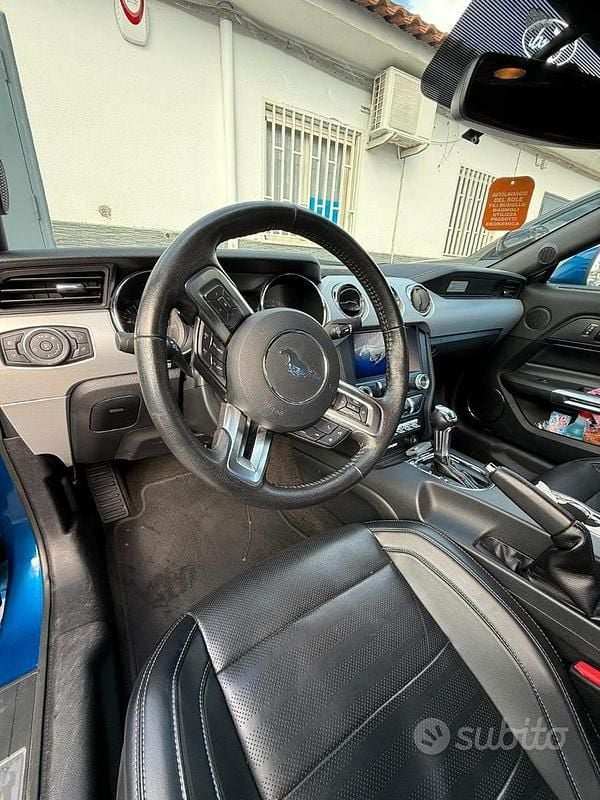 Usata Ford Mustang Fastback 317 CV (233 kW) 2017 Blu Coupé