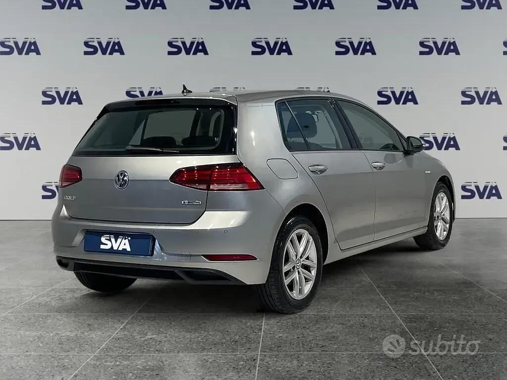 Usata VW Golf VII Trendline 131 CV (96 kW) 2020 Grigio Berlina