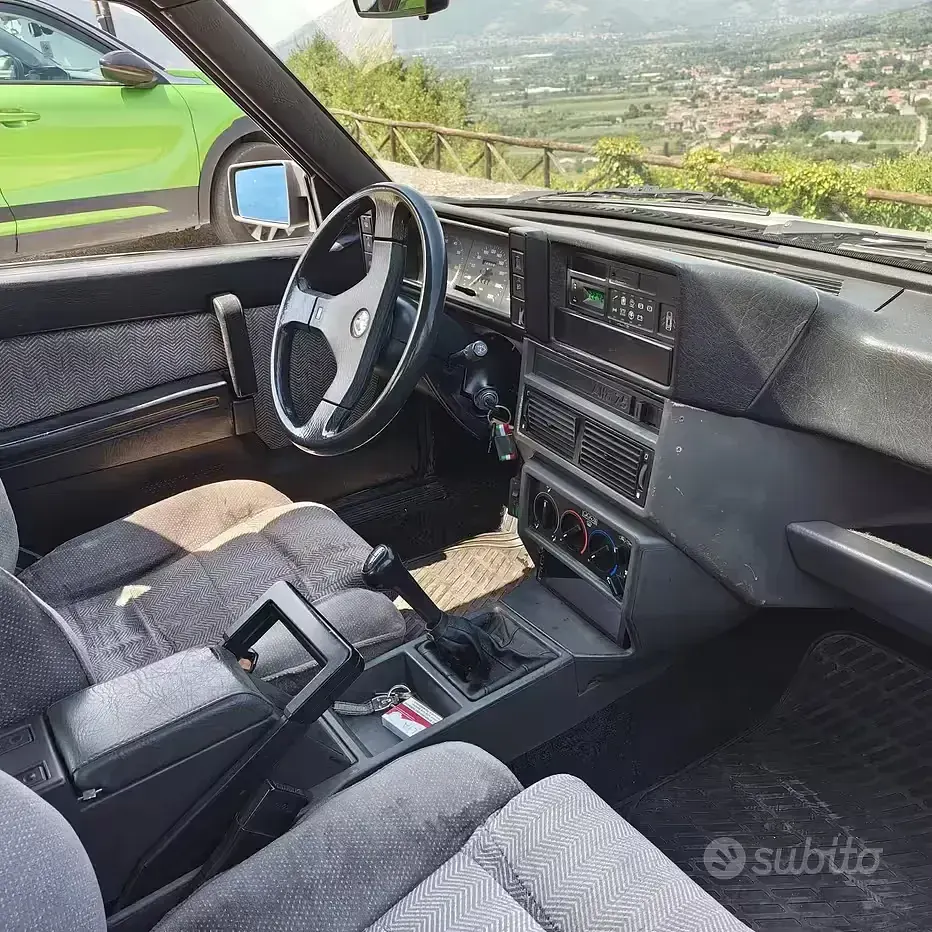 Usata Alfa Romeo 75 110 CV (80 kW) 1987 Bianco Berlina