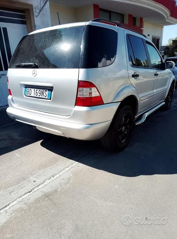 Usata Mercedes ML230 150 CV (110 kW) 1998 Grigio SUV