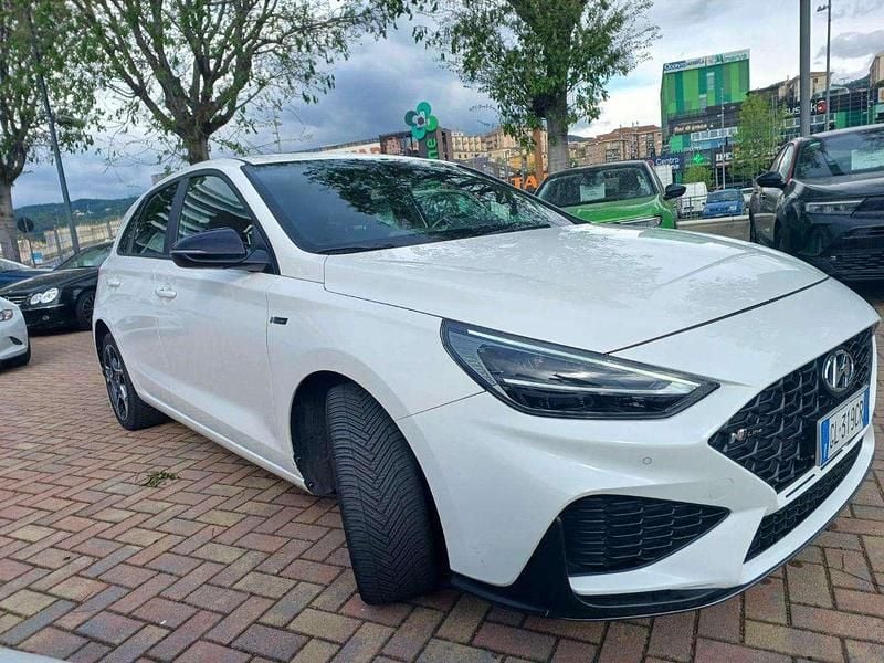 Usata Hyundai i30 N Line 120 CV (88 kW) 2022 Bianco Berlina